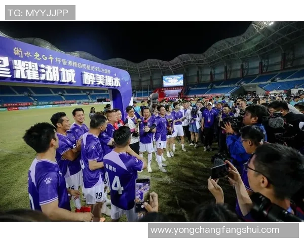 足球明星与球迷之间的无形纽带如何影响赛事激情与竞技精神的传递 足球明星与球迷之间的无形纽带如何影响赛事激情与竞技精神的传递